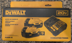 New DeWalt DCB205-2C 20V MAX XR Premium Lithium-Ion 5Ah Two Battery Starter Kit