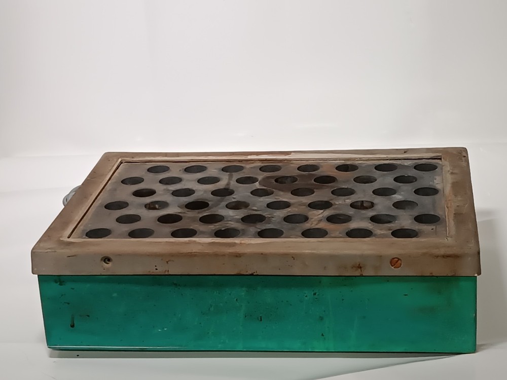 Custom hot block with 2-prong plug, 19.5 x 13 x 5 inches, loose frame as shown