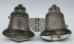 ANTIQUE Metal Bell Ice Cream Chocolate Mold #605 – 3.25″